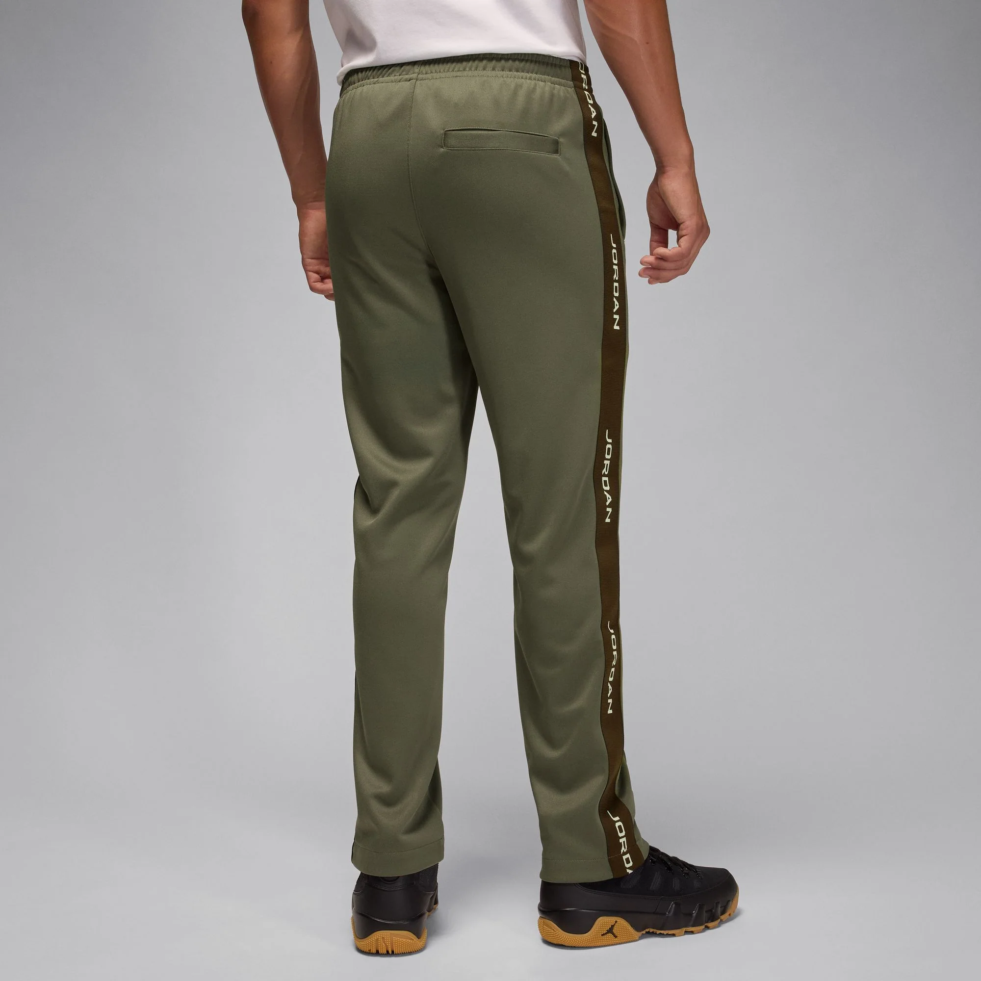 M Jordan Essentials HF9341-222 - Image 2