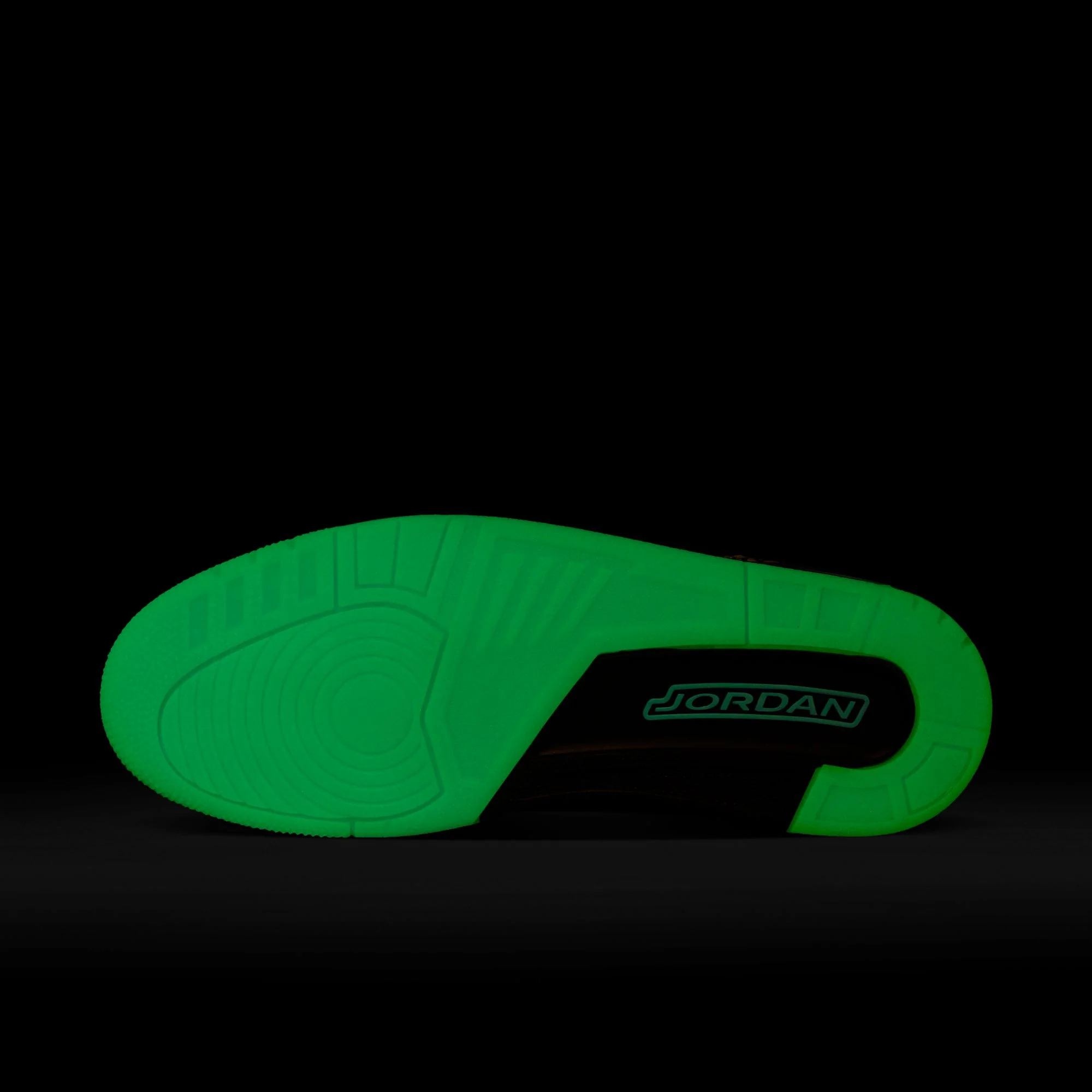 M Jordan Spizike Low FQ1759-005 - Image 14