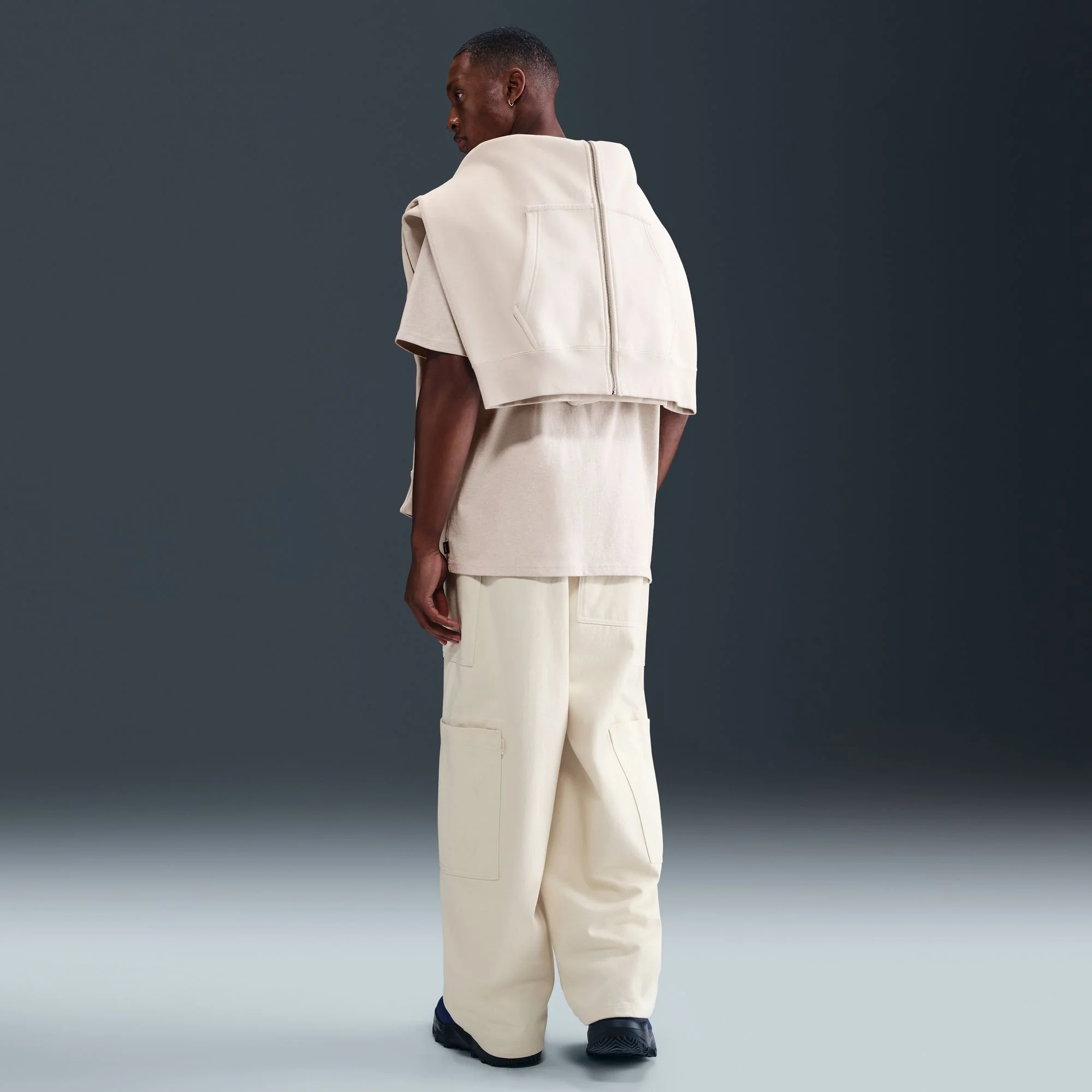 M Nike Sportswear Premium Essentials DO7392-074 - Image 3