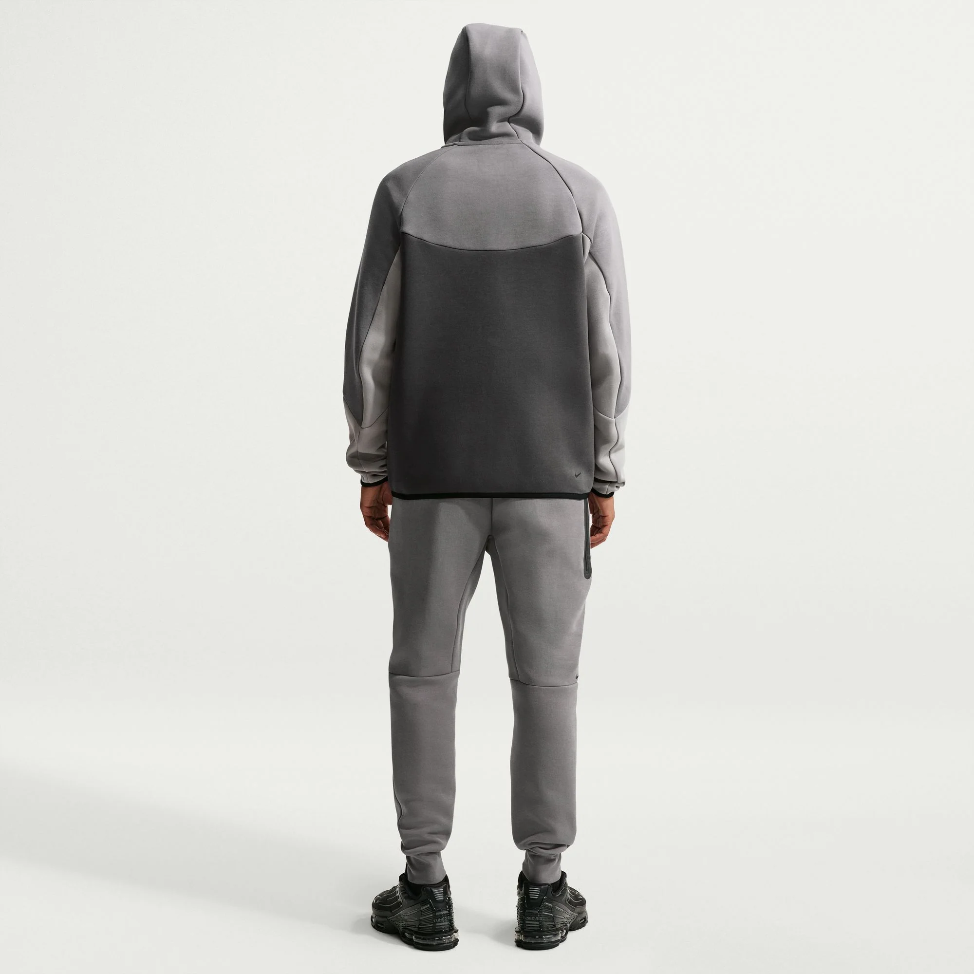 M Nike Tech HV0959-018 - Image 2