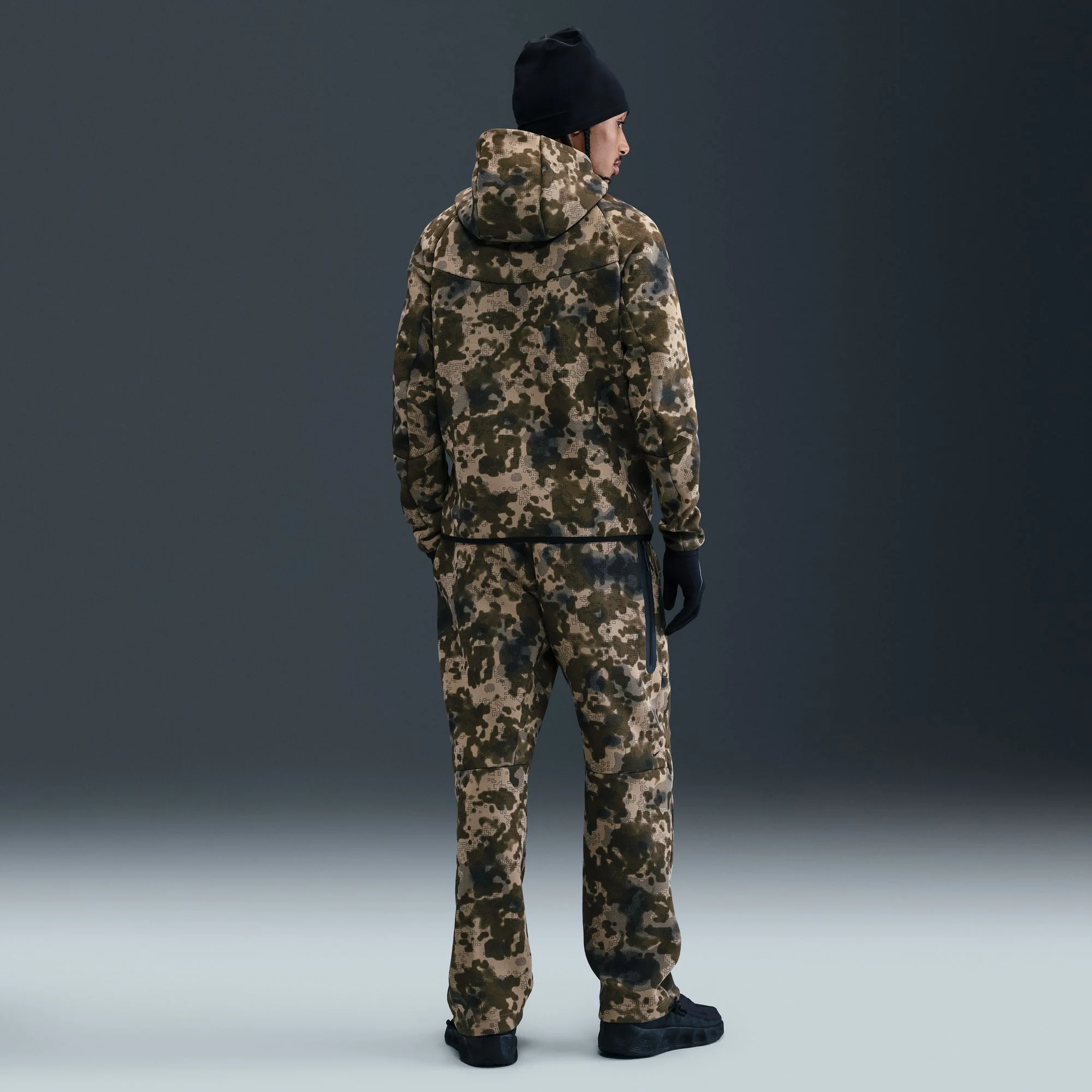 M Nike Tech II1324-276 - Image 3