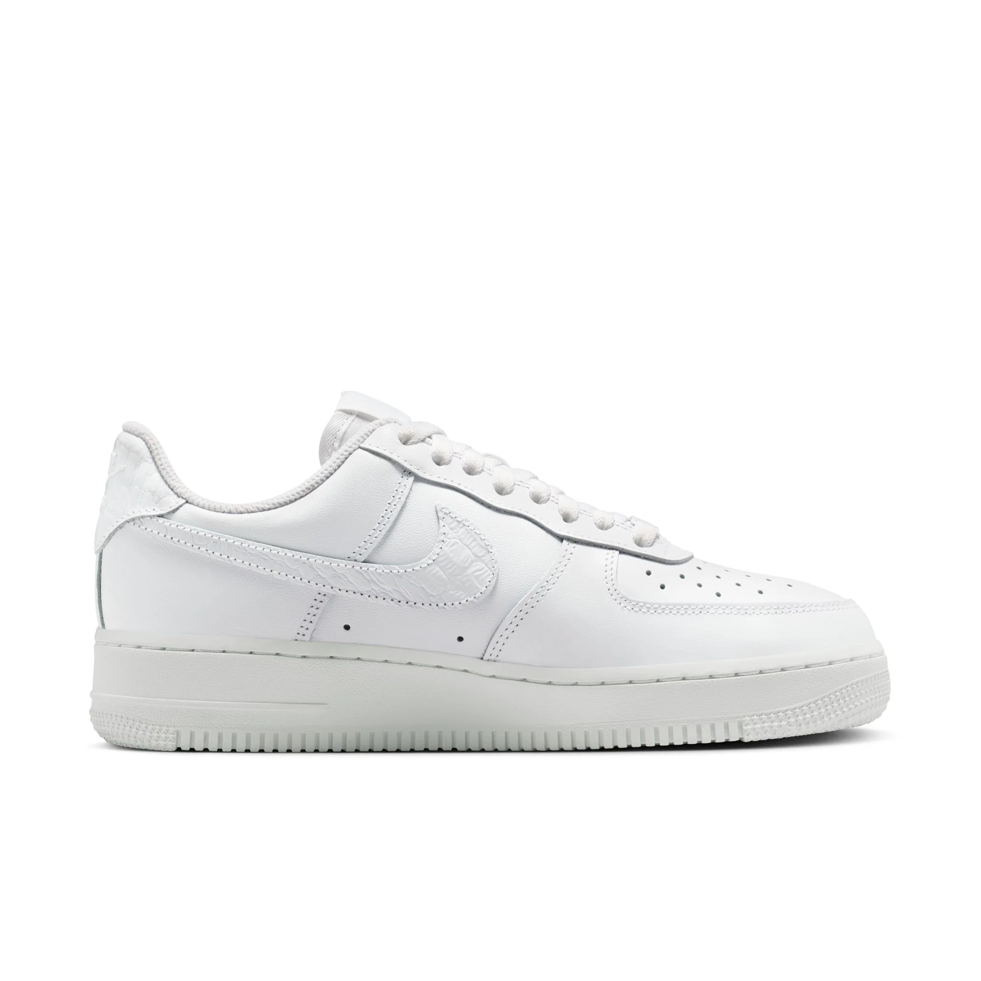 W Nike Air Force 1 '07 SE IO4837-100 - Image 7