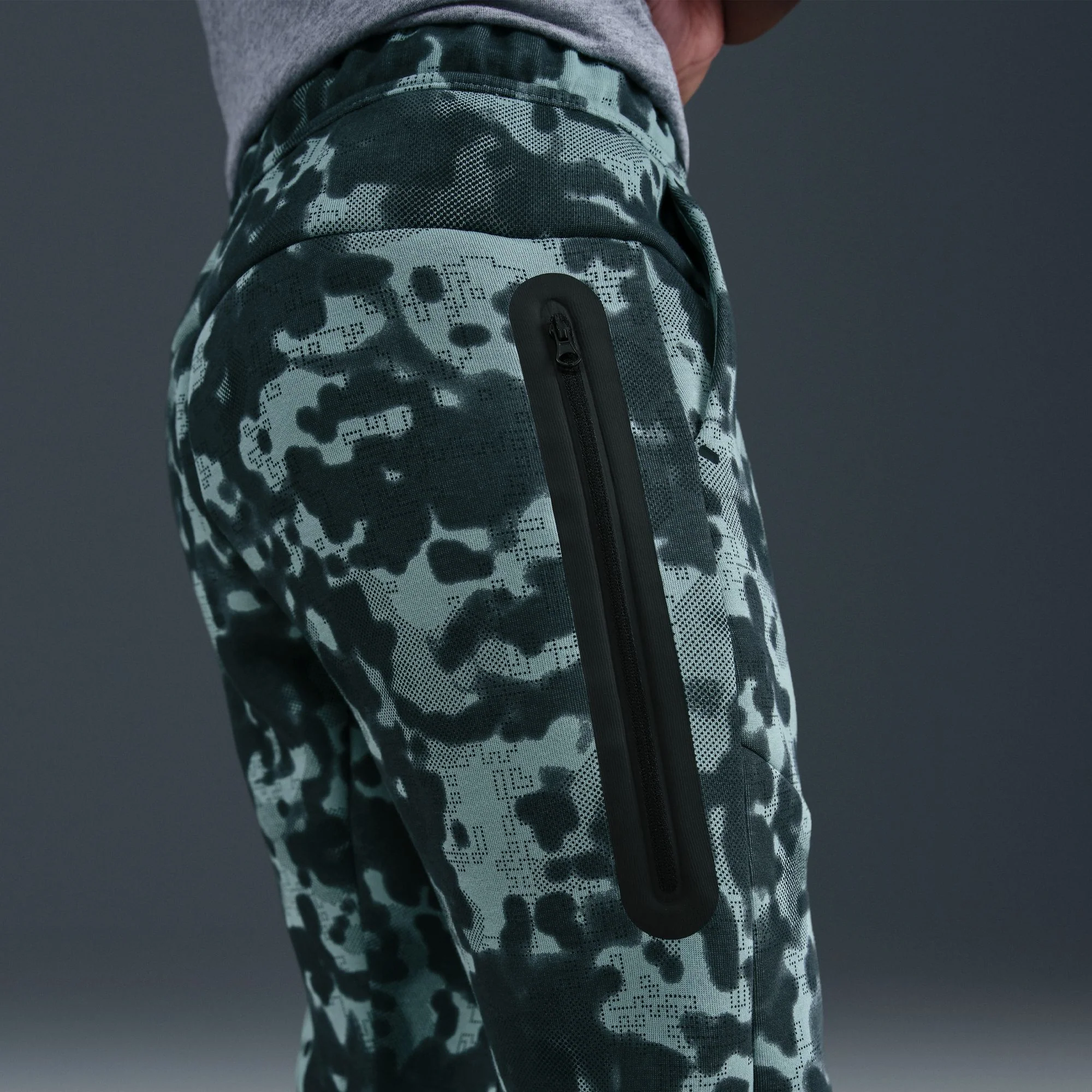 Y Nike Tech HQ8901-017 - Image 15